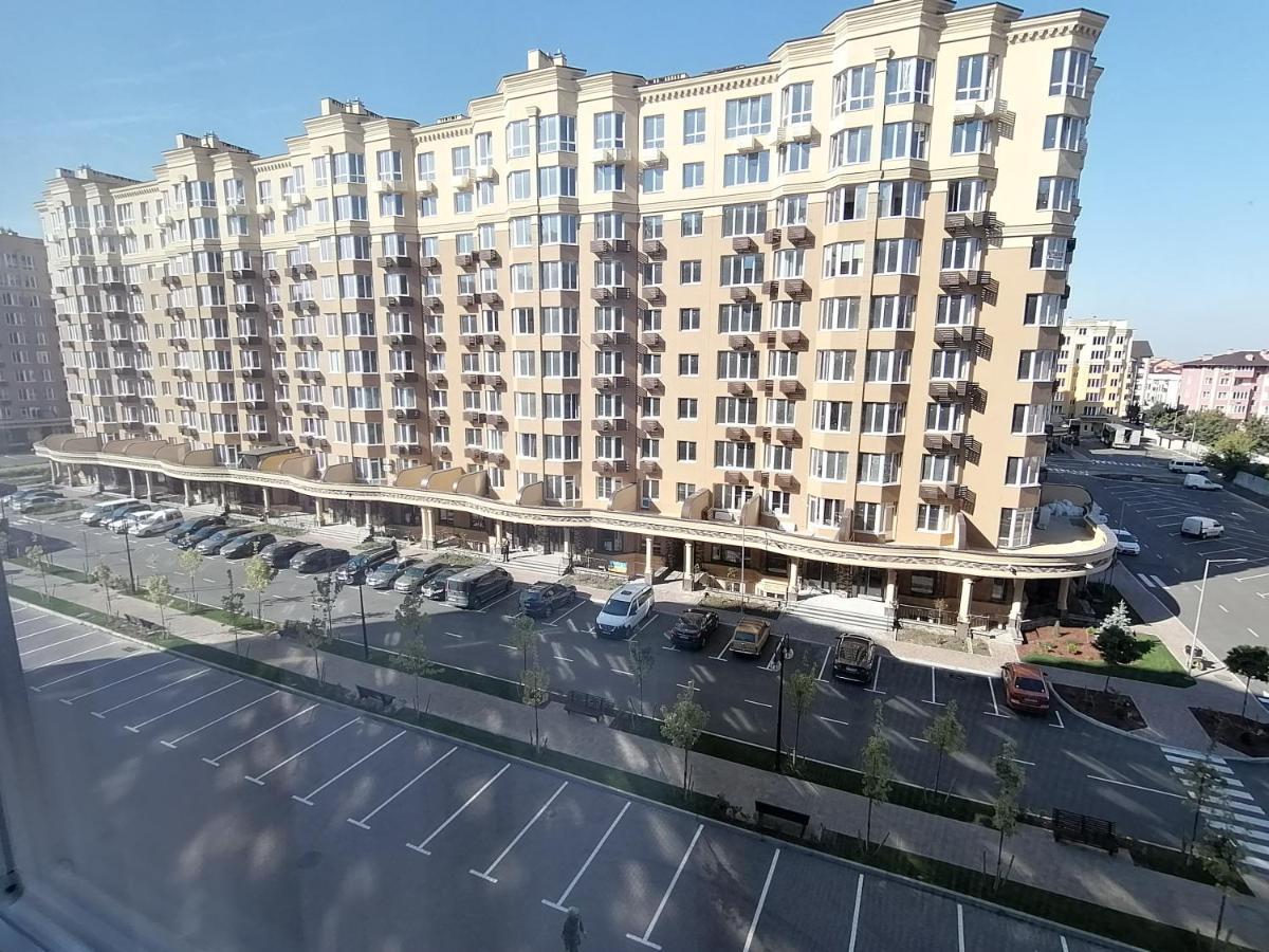 0102 Sofia Residents *